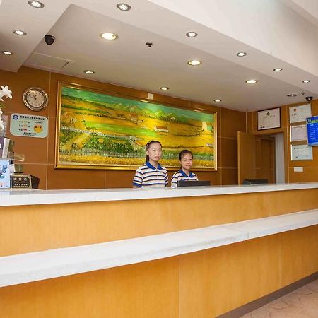 7Days Inn Nanchang North Railway Station Square Buitenkant foto