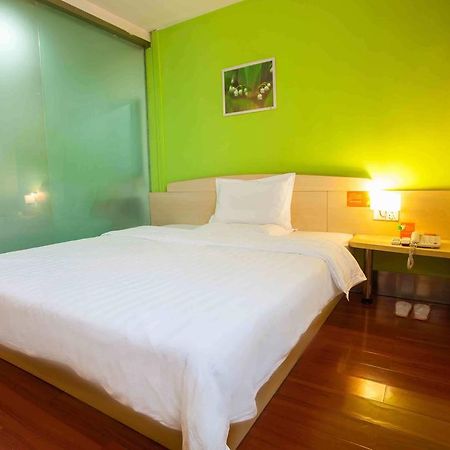 7Days Inn Nanchang North Railway Station Square Kamer foto