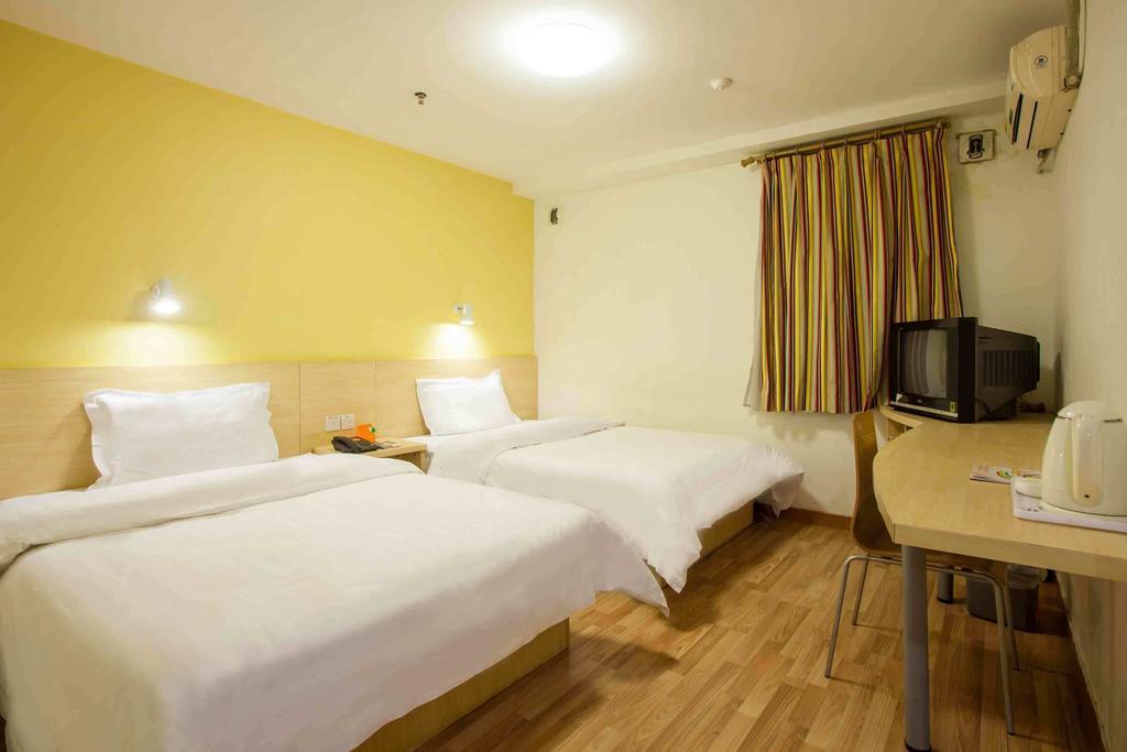 7Days Inn Nanchang North Railway Station Square Kamer foto