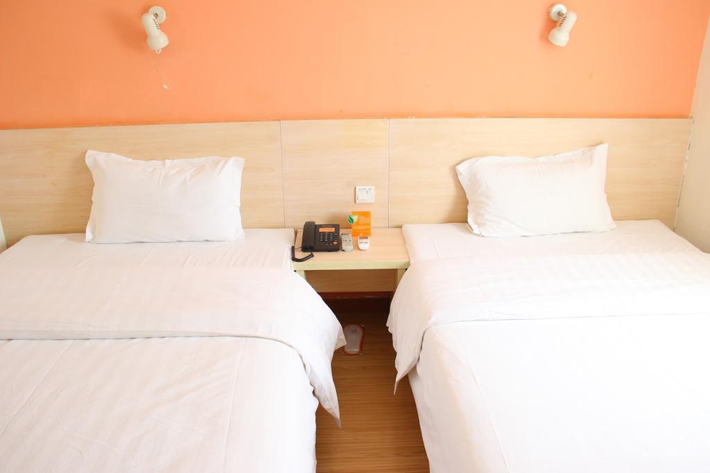 7Days Inn Nanchang North Railway Station Square Buitenkant foto